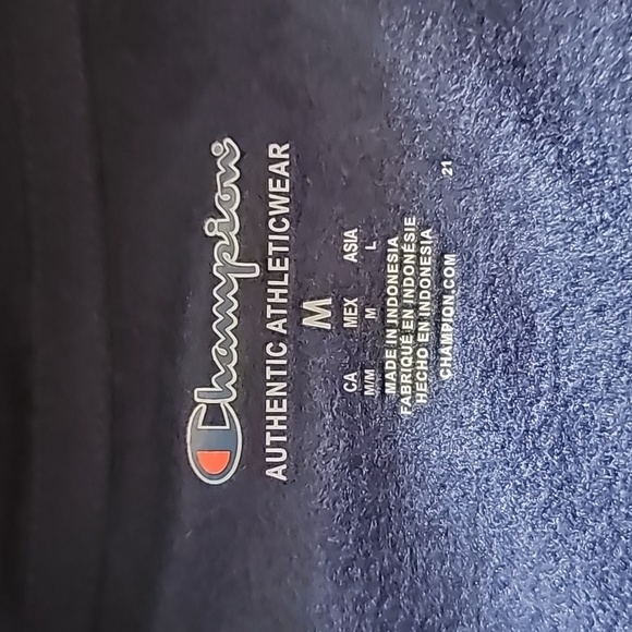 NWOT Champion sweatshirt - Picture 3 of 4